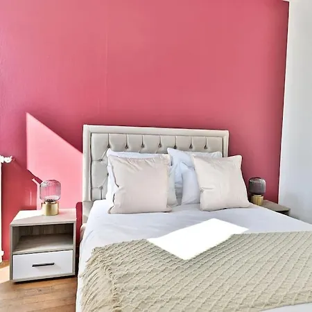 Rose Moderne Proche De La Capitale Iii * Gagny